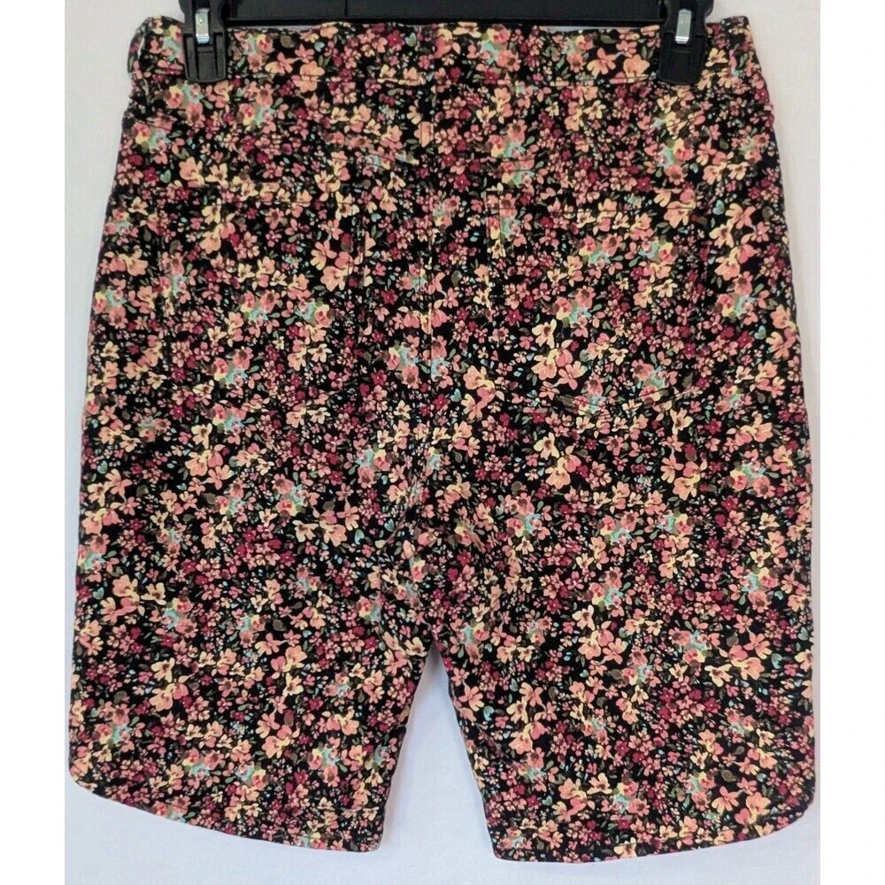 Gloria Vanderbilt Amanda Bermuda Shorts Size 10 Floral Pockets